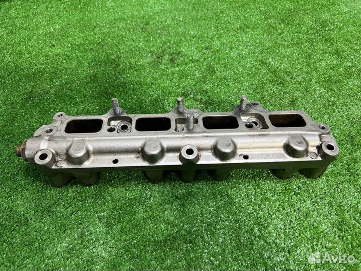 Коллектор впускной Volkswagen Touran 1.4 cavc 2010