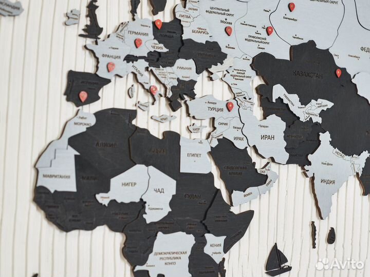 Деревянная карта мира ручной работы