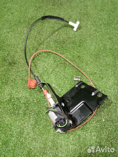 Замок лючка бензобака Audi Tt 8J BWA (2.0T) 2008