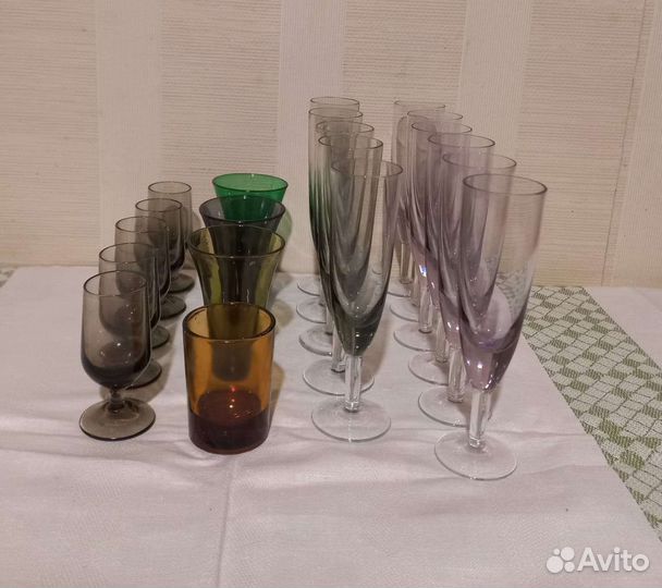 Цветное стекло рюмки стопки