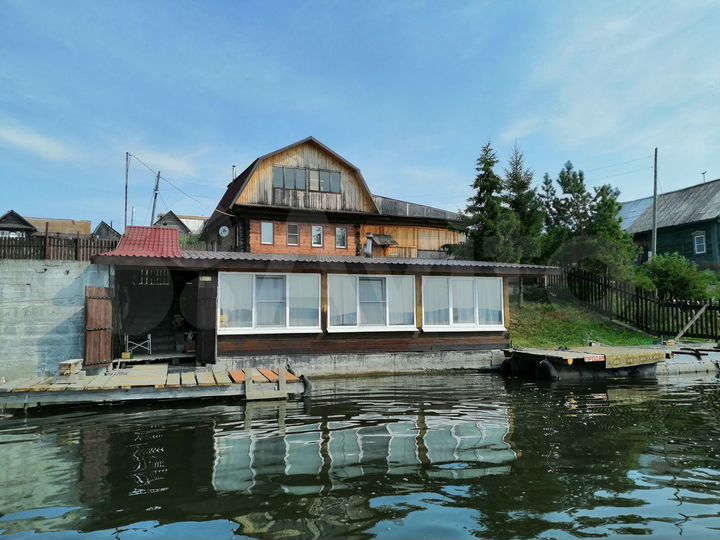 Дом 64 м² на участке 2 сот.