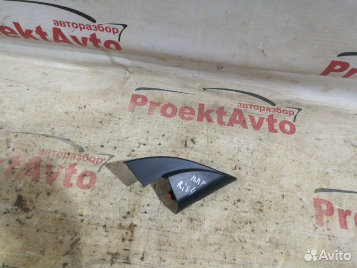 Угловая накладка стекла двери передняя правая Kia