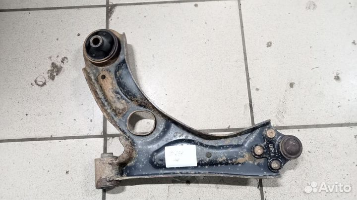 Рычаг передний правый Шевроле Кобальт