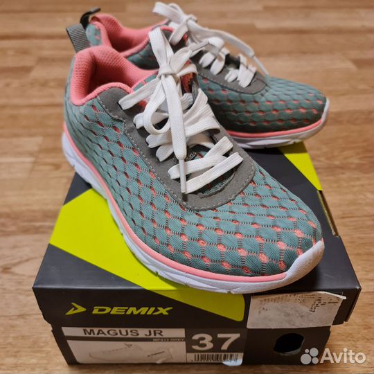 Кроссовки для девочки 35 размер demix