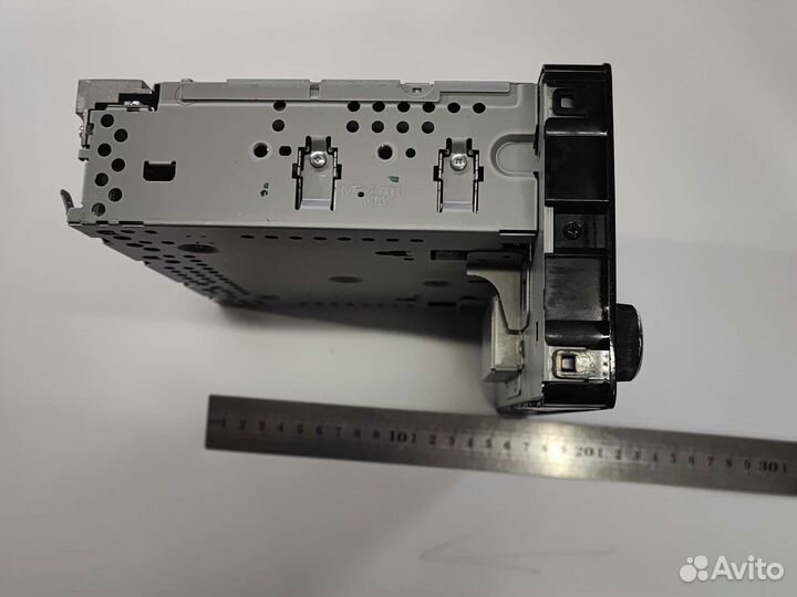 Автомагнитола б/у на Митсубиси Аутлендерв отл.сост