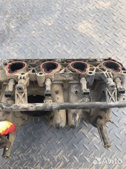 Впускной коллектор Рено sandero 1