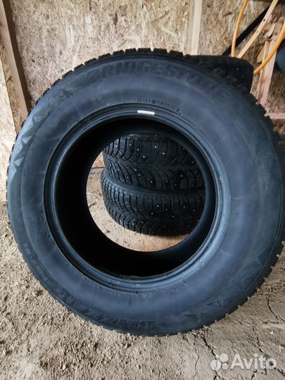 Bridgestone Blizzak Spike-01 265/65 R17