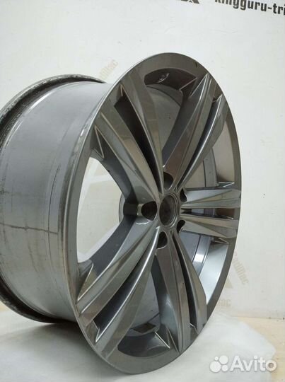 Диск литой R19 Volkswagen Touareg 3