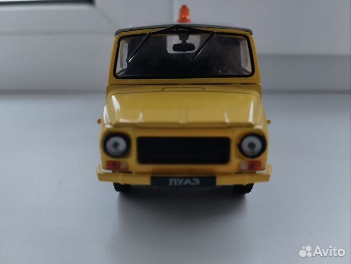 Коллекционная модель Deagostini 1:43 «луаз-2403»