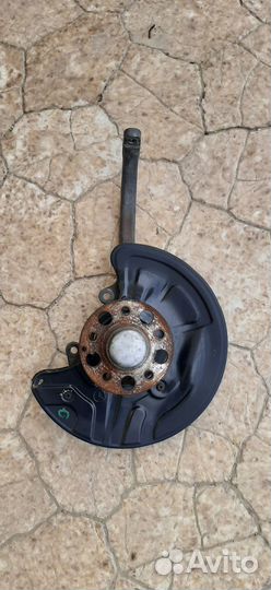 Поворотный кулак передний Mercedes W211 W219