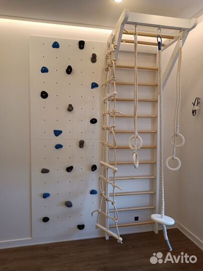 Шведская стенка из дерева + скалодром