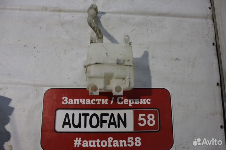 Бачки стеклоомывателя Toyota / Lexus