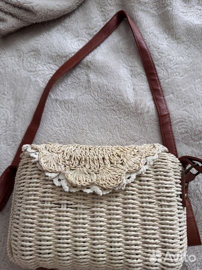 Сумка из плетеной соломы