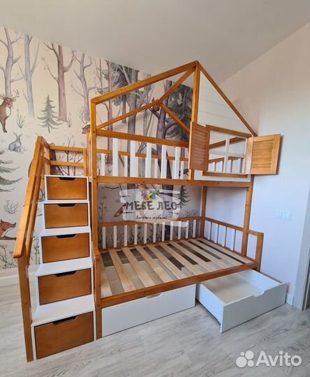 Двухъярусная кровать