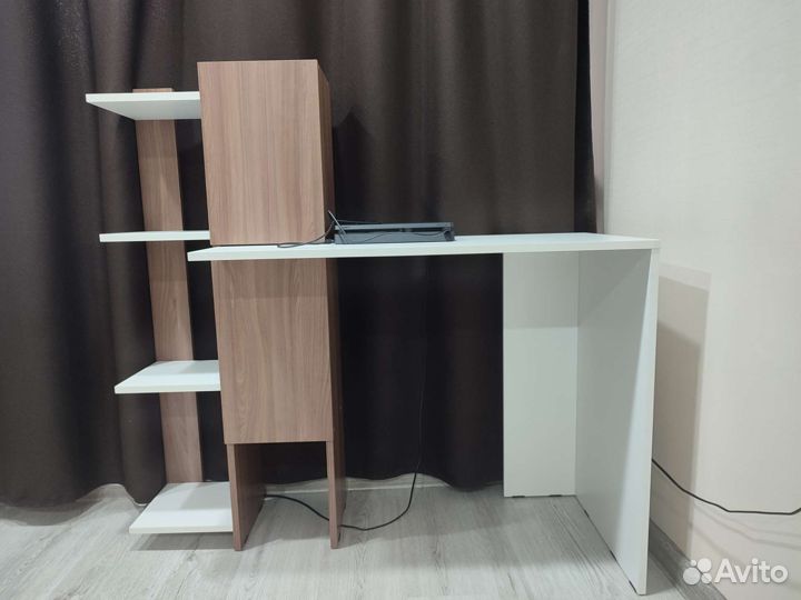 Письменный стол