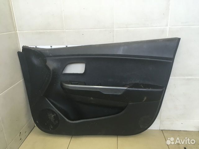 Обшивка двери передней правой RIO 2011-2017