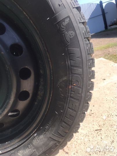 R16 Michelin X-Ice North XIN2 205/60, PCD 5x114.3 DIA 67.1