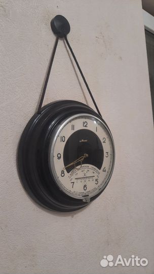 Настенные часы Маяк с термометром и барометром