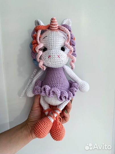 Вязаная игрушка Единорог