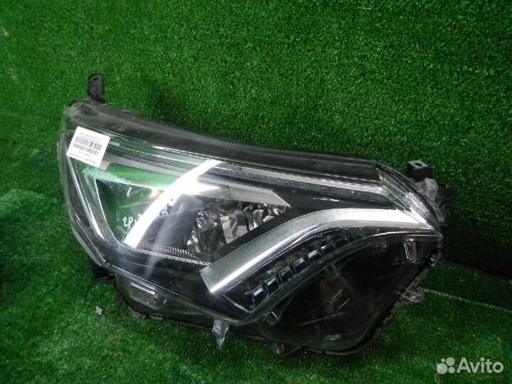 Фара правая Toyota RAV4