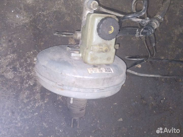 Вакумник с главным цилиндром bmw 5 e39