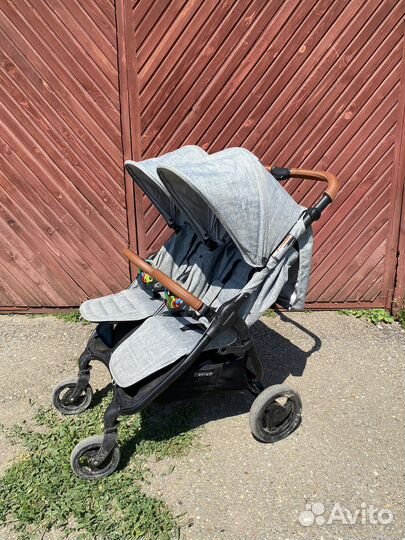 Коляска для двойни