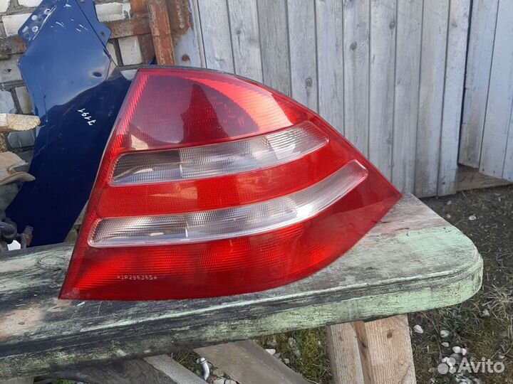 Фонарь Мерседес S класс W220 оригинал правый