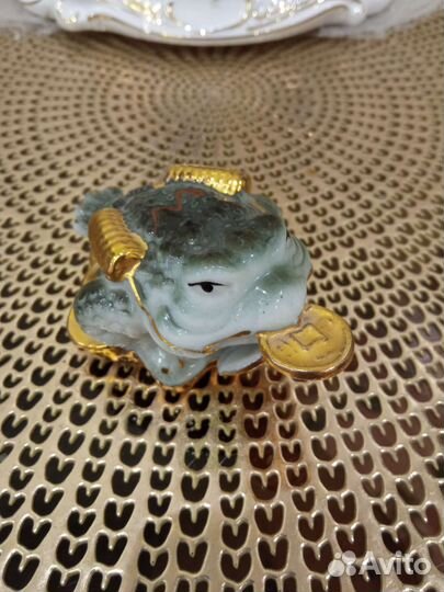 Статуэтка лягушка