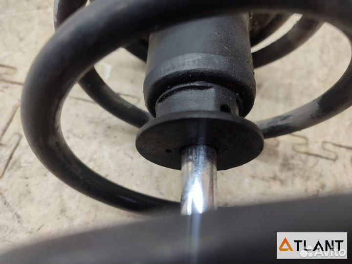 Стойка задняя правая mitsubishi diamante