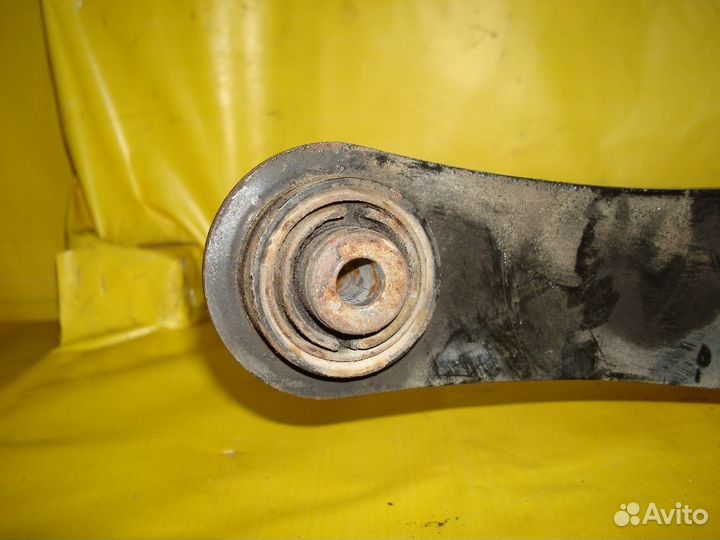 Кулак поворотный задний левый Honda Cr-v RE3