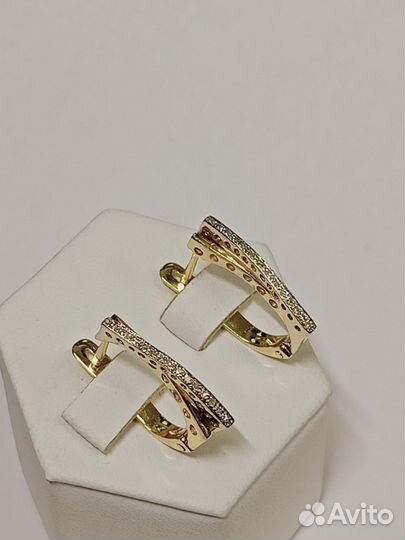 Золотые серьги с бриллиантами