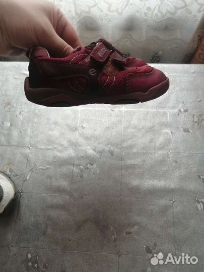 Кроссовки детские 24 размер