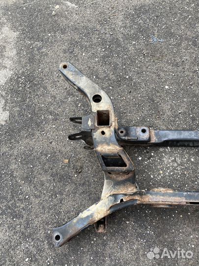 Задний подрамник Opel Antara