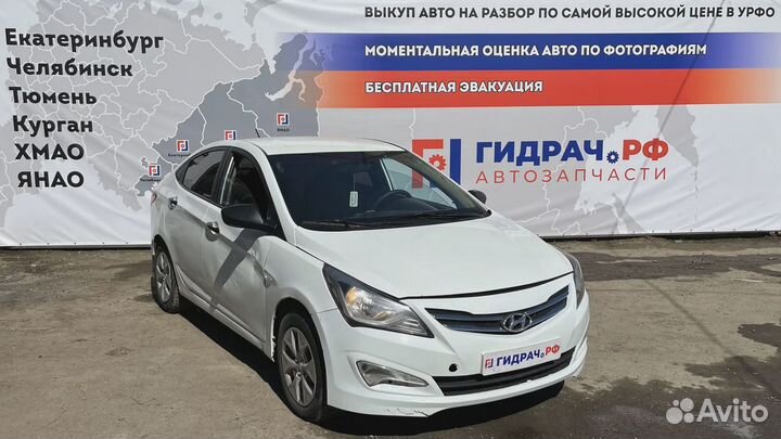 Кронштейн решетки радиатора Hyundai Solaris (RB)