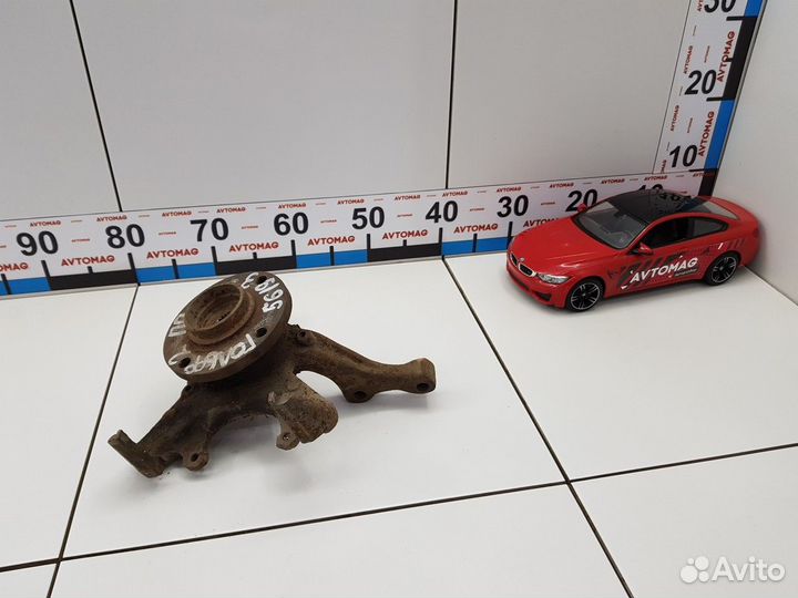 Кулак поворотный передний правый (Volkswagen Golf)