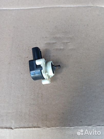 Датчик корректора фар Toyota Crown