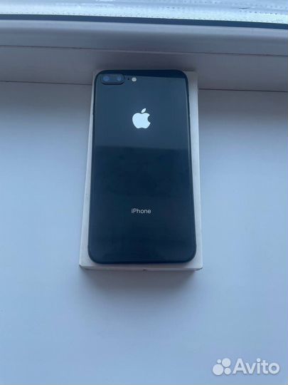 iPhone 8 Plus, 64 ГБ