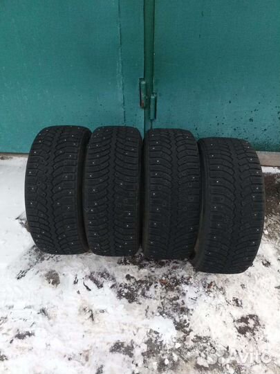 Bridgestone Blizzak Spike-01 225/40 R18 106T