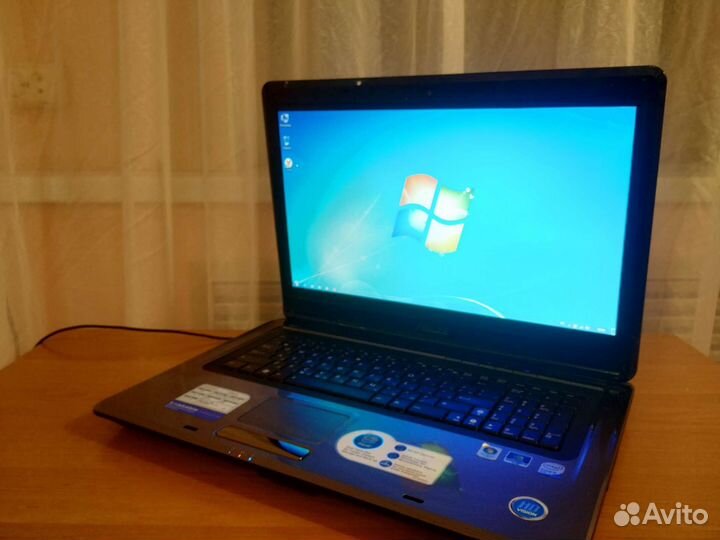 Большой ноутбук Asus