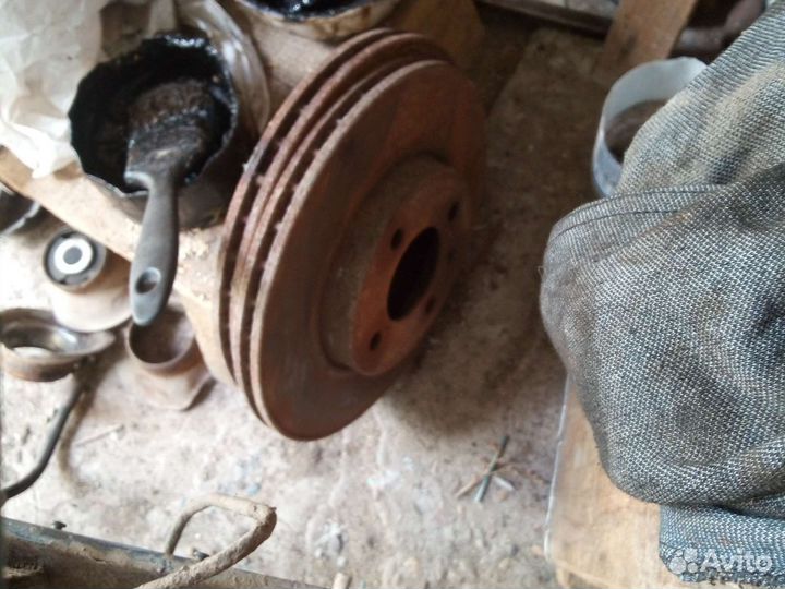 Балка задняя, поворотный кулак фольксваген б3 б4