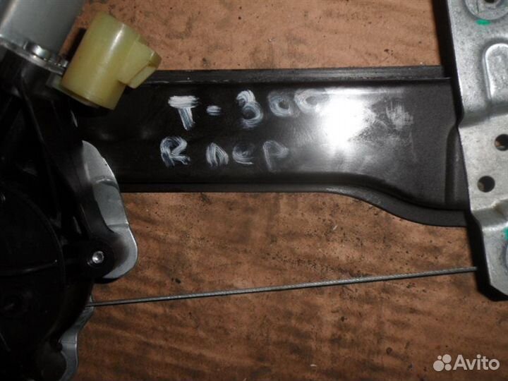 Стеклоподъемник Chevrolet Aveo T300 F16D4 2012