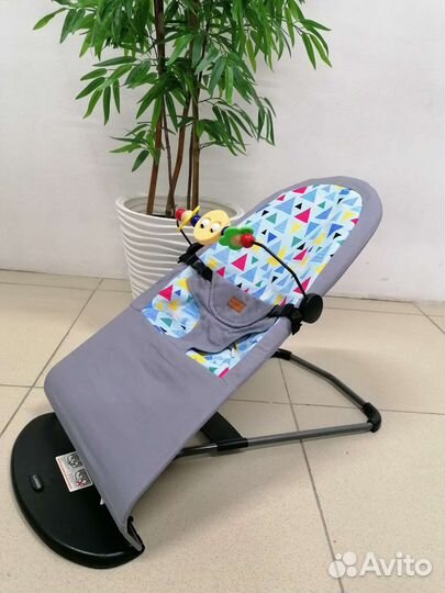 Новый детский шезлонг Luxmom (треугольники)