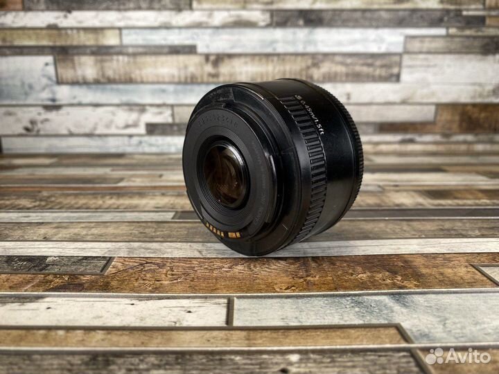 Портретный объектив Canon EF 50mm f/1.8 II