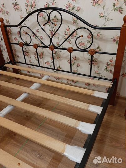 Кровать двухспальная 160 200 бу