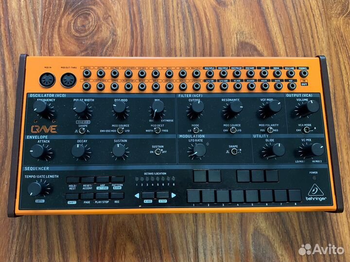 Behringer Crave аналоговый синтезатор