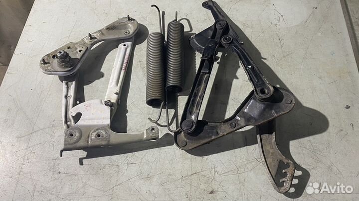 Петли капота Mercedes Benz W140