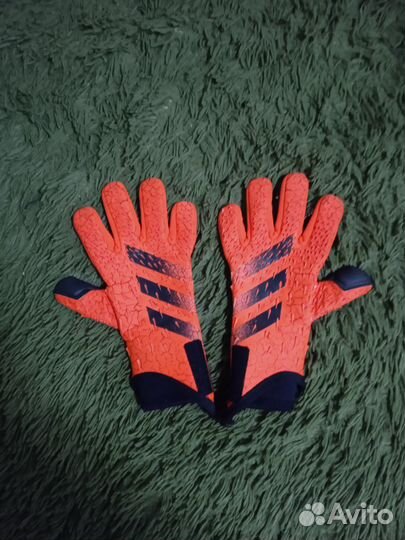 Футбольные вратарские перчатки Adidas Predator