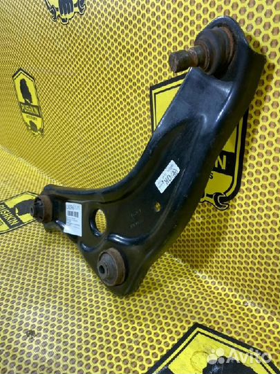 Рычаг передний левый Nissan Qashqai