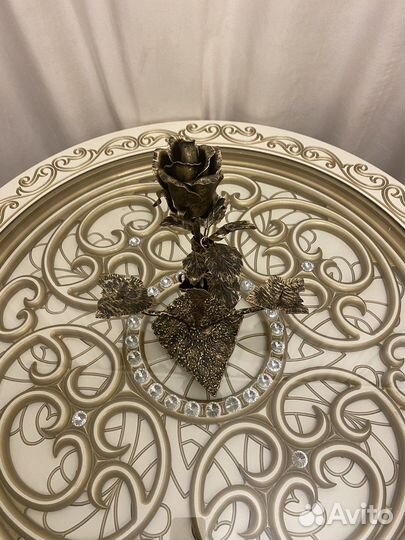 Ваза с кованой розой и подсвечник