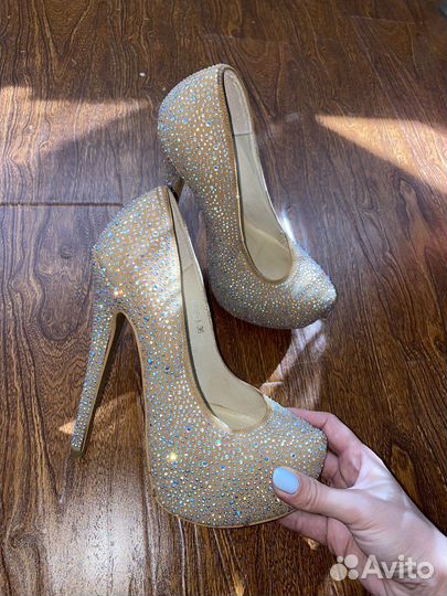 Туфли со стразами 36